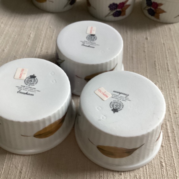 SET OF SIX 1961 VINTAGE ROYAL WORCESTER EVESHAM PATTERN RAMEQUINS, NEVER USED - Picture 6 of 7